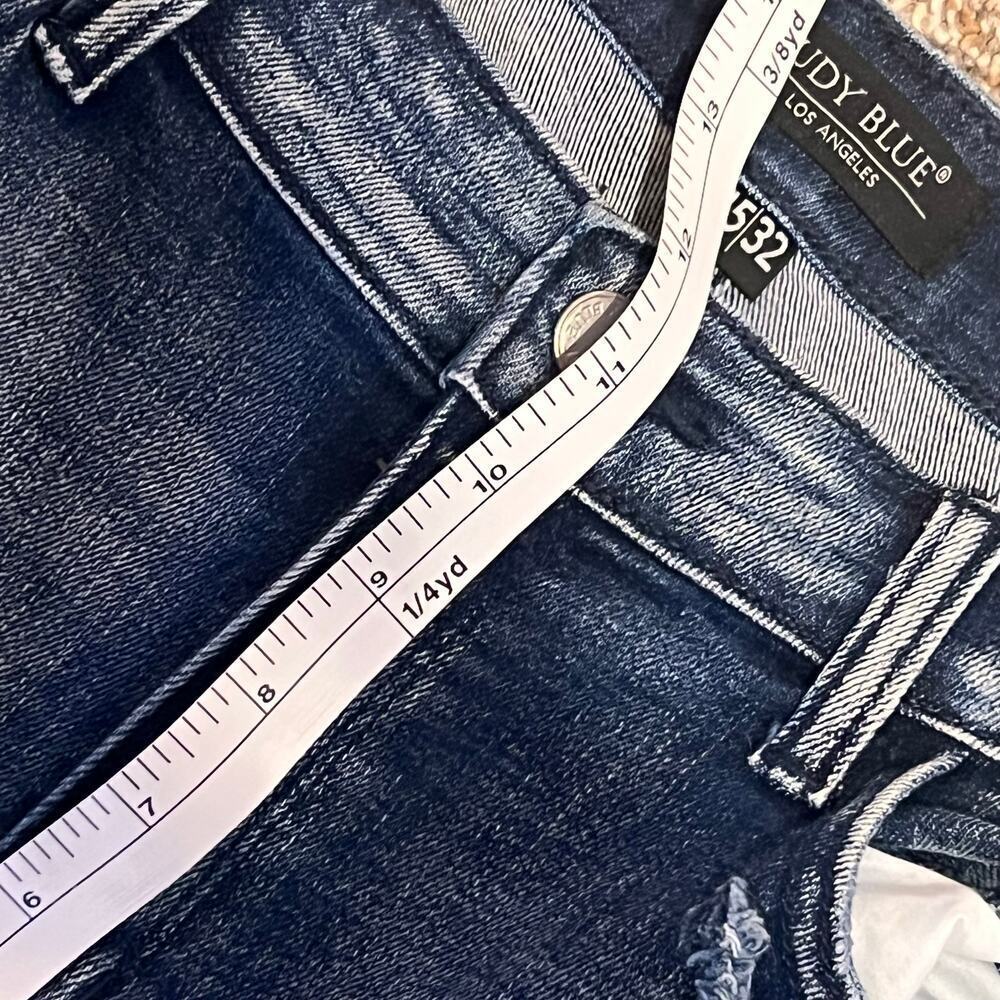 Judy Blue High Rise Distressed Boyfriend Jean.  Size 15/32 - Picture 5 of 7